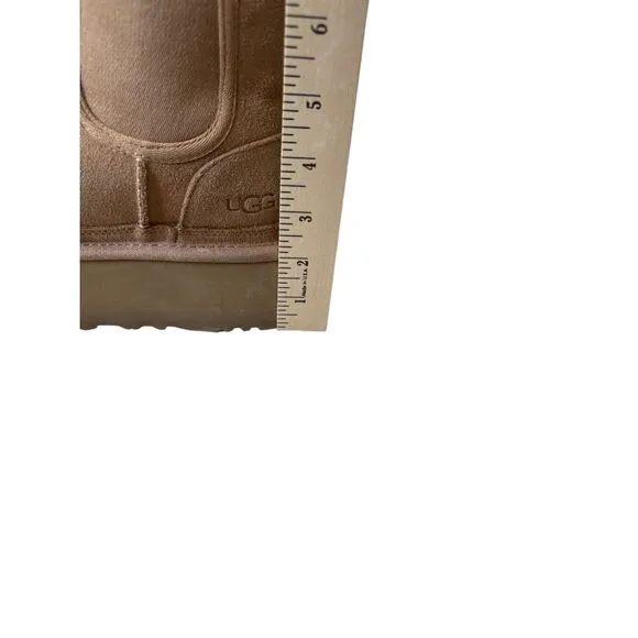 Ugg Womens Boots Neumel size 9 Platform Tan Chelsea Slip-On Ankle Chelsea Suede