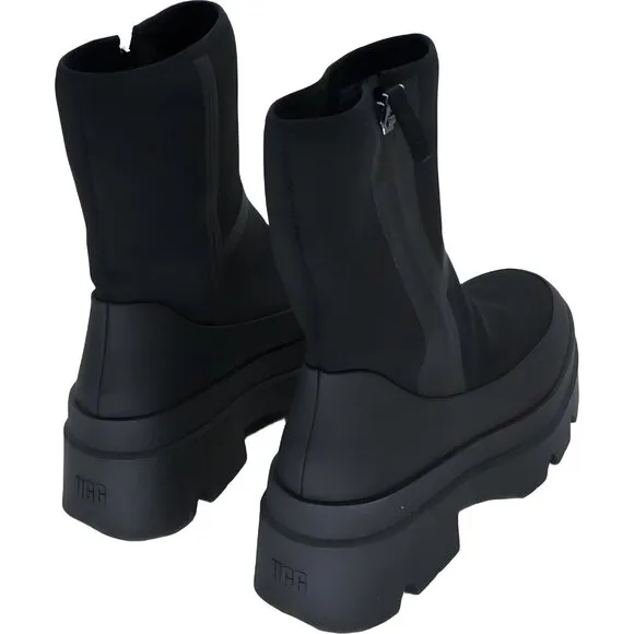 UGG Women's Brisbane Mid Boot, Black - Stylish and Durable Size 10