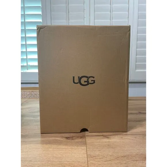 UGG Women's CityFunc Mid Black Boots Leather Size 8.5 NIB Water Resistant Zipper