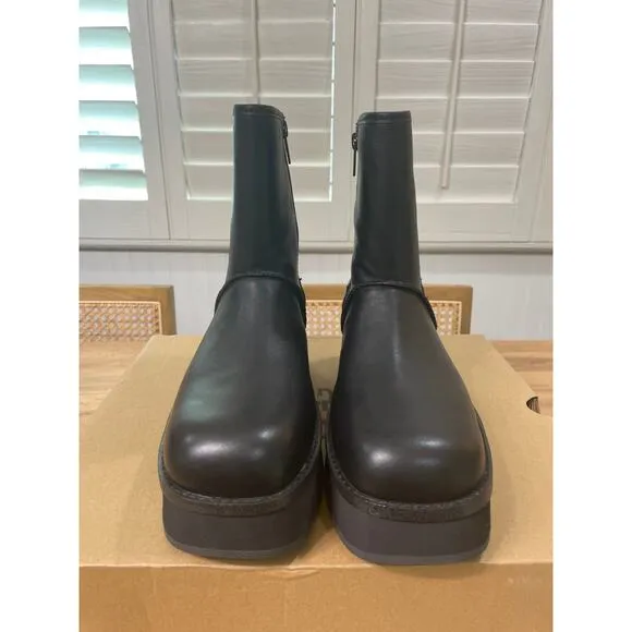 UGG Women's CityFunc Mid Black Boots Leather Size 8.5 NIB Water Resistant Zipper
