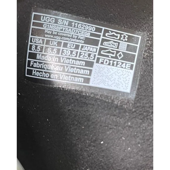 UGG Women's CityFunc Mid Black Boots Leather Size 8.5 NIB Water Resistant Zipper