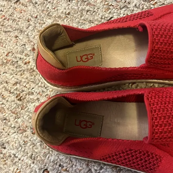 UGG Women's Red Sammy Knitted Slip-On Tango Sneakers Size 10