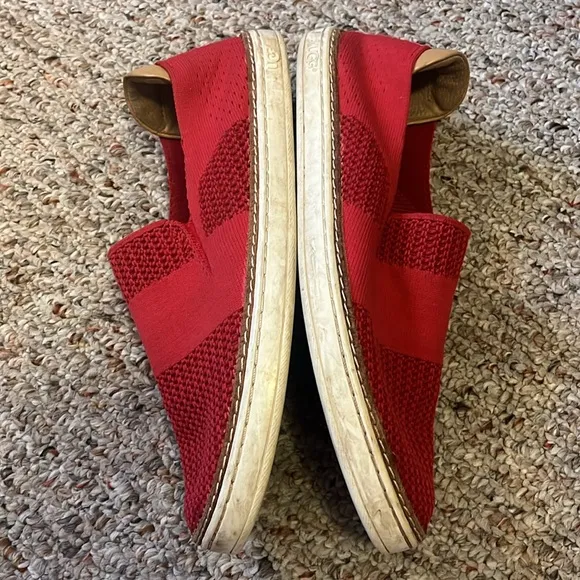 UGG Women's Red Sammy Knitted Slip-On Tango Sneakers Size 10