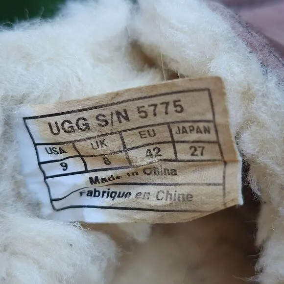 UGG ASCOT- Men's Slippers - SIZE 9