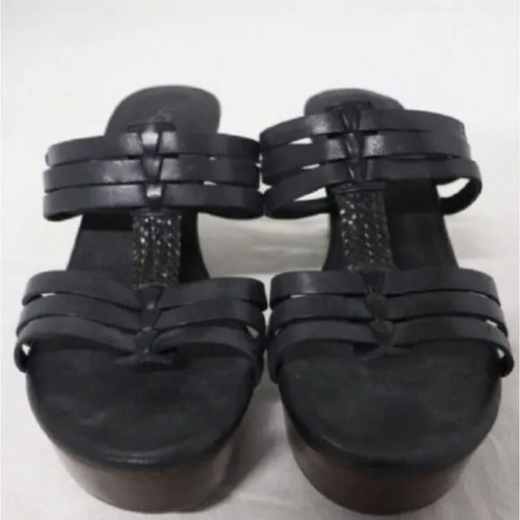 UGG Australia Mattie leather Wood Wedge