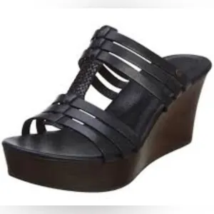 UGG Australia Mattie leather Wood Wedge