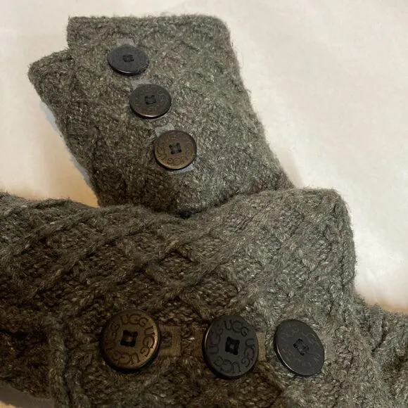 UGG Cardy Lattice Boots - Gray size 6