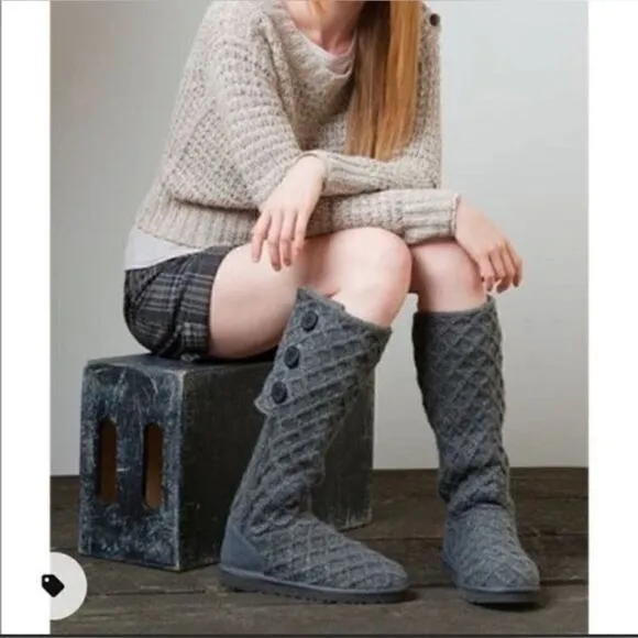 UGG Cardy Lattice Boots - Gray size 6