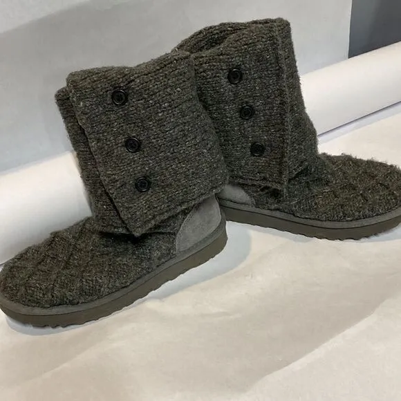 UGG Cardy Lattice Boots - Gray size 6