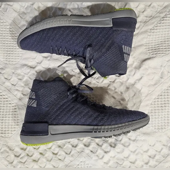 UNDER ARMOR Highlight Delta 2 tennis shoes!
