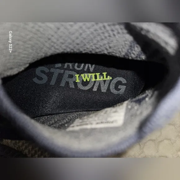 UNDER ARMOR Highlight Delta 2 tennis shoes!