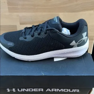 Under Armour Black Sneakers 8.5