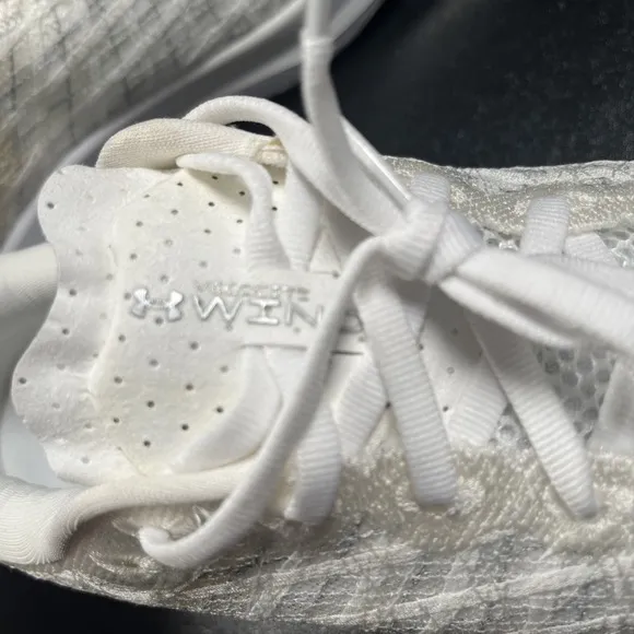 Under Armour Shoes Women's 9.5US Flow Velociti Wind 2 White Halo Grey | Running