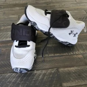 Under Armour UA PS ZONE BB 2 White and Black Basketball Shoes Boys Size 3
