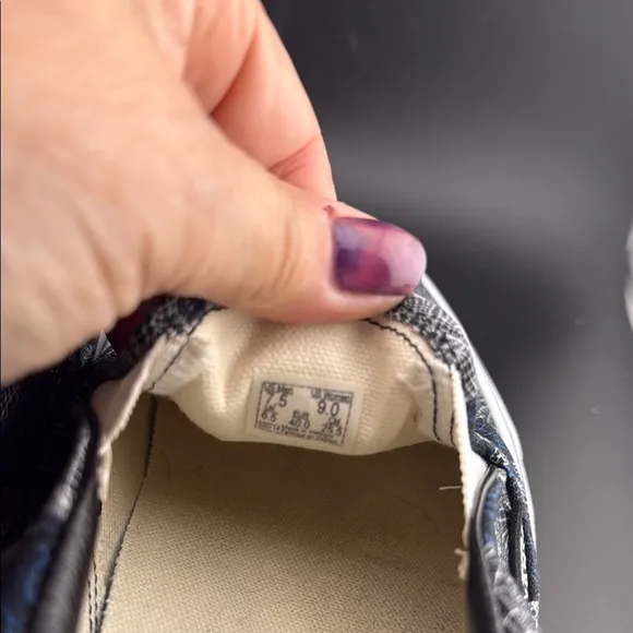 UNISEX Vans Skull Pattern Slip-On Sneakers
