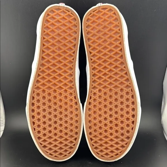 UNISEX Vans Skull Pattern Slip-On Sneakers