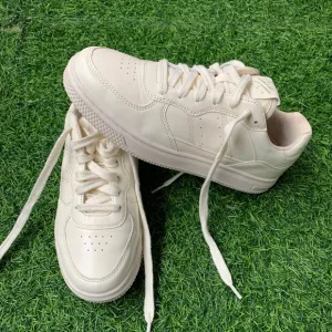 UNITED COLORS OF BENETTON ,Cream Sneakers