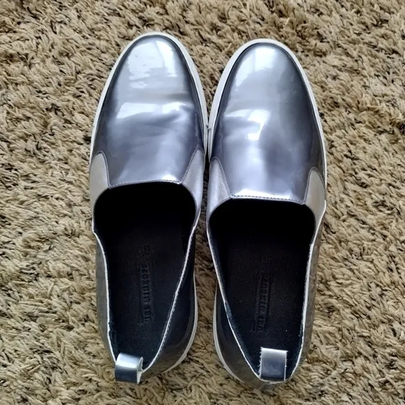 Uri Minkoff Men's Trevi Metallic Slip On Sneakers Metallic Silver sz 8,5