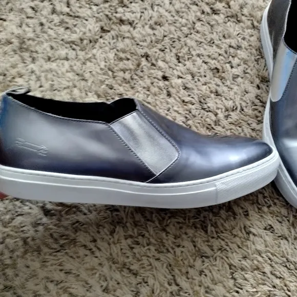Uri Minkoff Men's Trevi Metallic Slip On Sneakers Metallic Silver sz 8,5