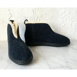 US Sports Navy Blue Eurelle Pull On Bootie Slippers - Men's Size 8
