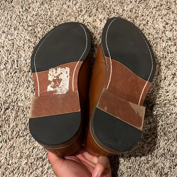 Used brown express shoes