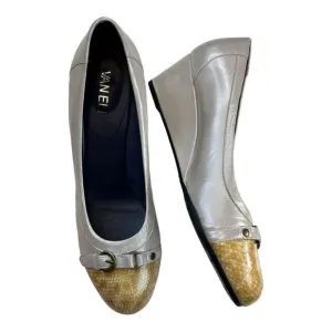 Vaneli Women's Cap Toe Slip On Pumps Wedge Heels Shoes Ivory White Gold Size 6.5