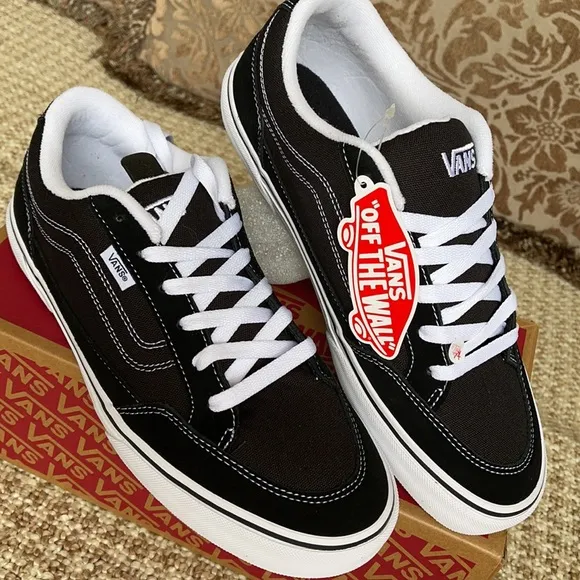 Vans Bearcat Black/White Men’s BearcatBlack/WhiteVN000DT2BZWSneakers