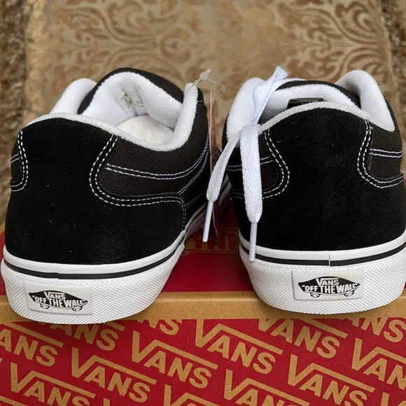Vans Bearcat Black/White Men’s BearcatBlack/WhiteVN000DT2BZWSneakers