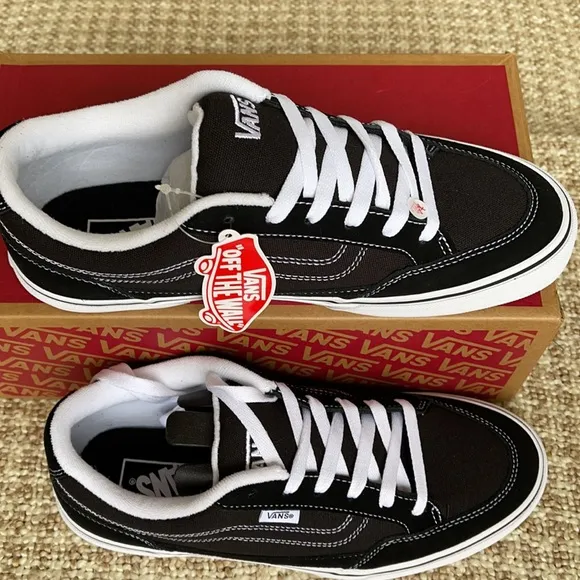Vans Bearcat Black/White Men’s BearcatBlack/WhiteVN000DT2BZWSneakers