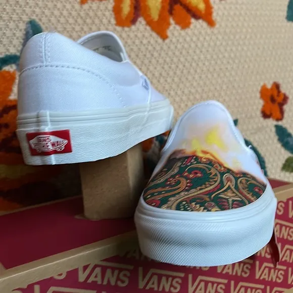 Vans Classic Slip On Big Reveal True White/Paisley Men’s sneakers