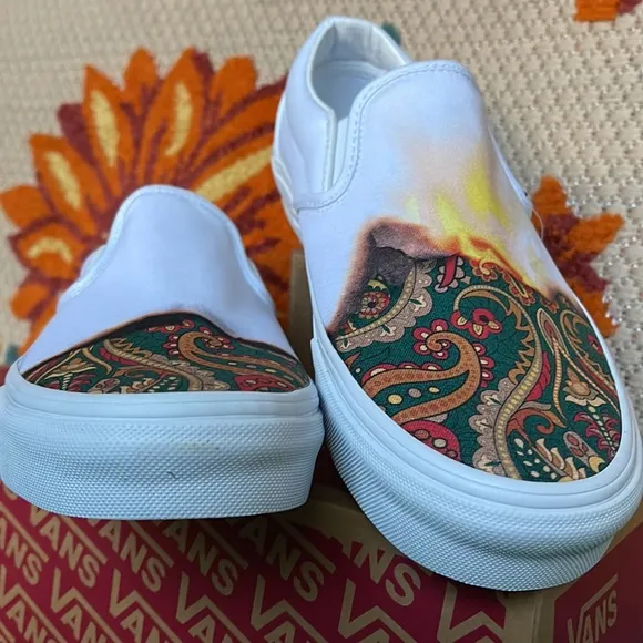 Vans Classic Slip On Big Reveal True White/Paisley Men’s sneakers