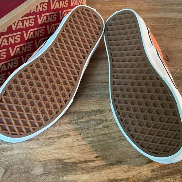 🆕Vans | Classic Slip-On Checkerboard Sneakers Melon &amp; True White Size 7 Youth