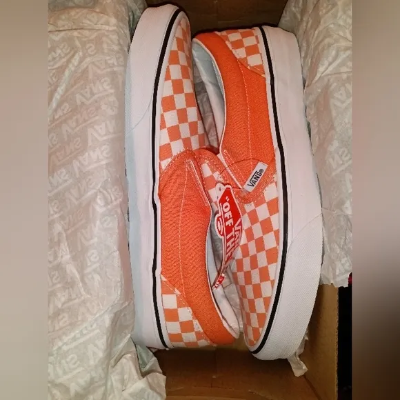 🆕Vans | Classic Slip-On Checkerboard Sneakers Melon &amp; True White Size 7 Youth
