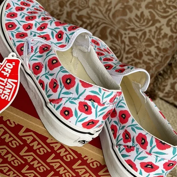 Vans Classic Slip-On Flowers/True White WMNS
