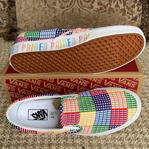 Vans Classic Slip On Pride Multi/True White WMNS