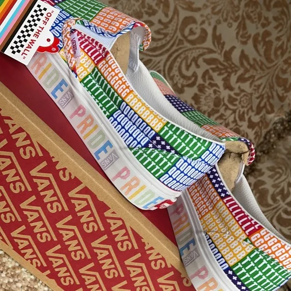 Vans Classic Slip On Pride Multi/True White WMNS