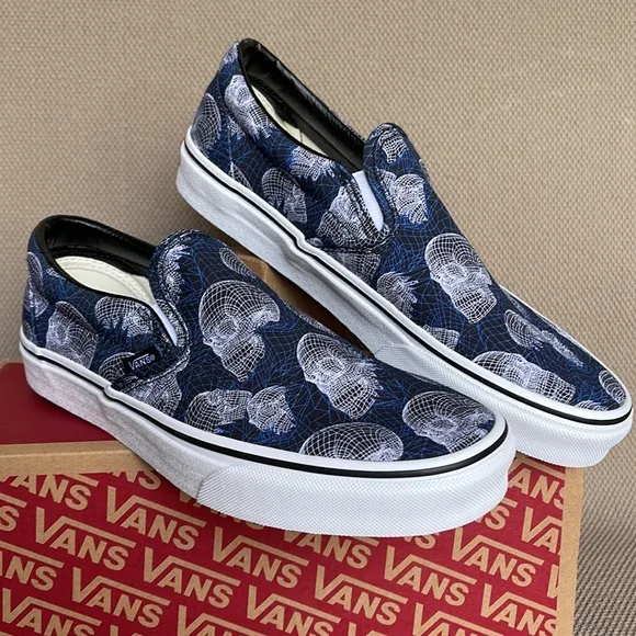 Vans Classic Slip-On Wireframe Skulls Black / True White WMNS