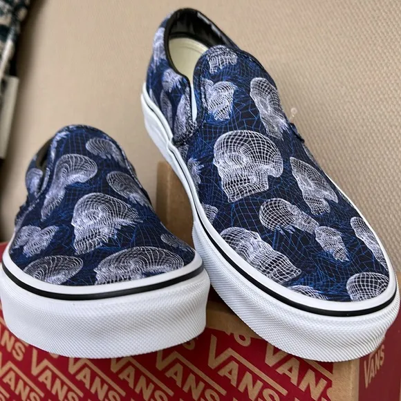 Vans Classic Slip-On Wireframe Skulls Black / True White WMNS