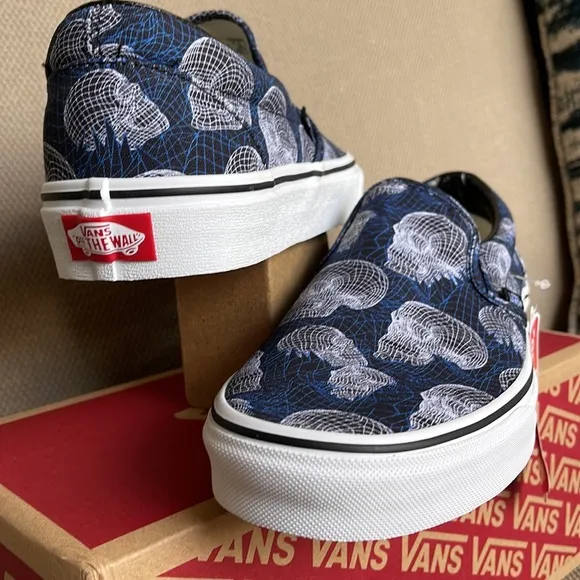 Vans Classic Slip-On Wireframe Skulls Black / True White WMNS