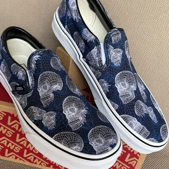 Vans Classic Slip-On Wireframe Skulls Black / True White WMNS
