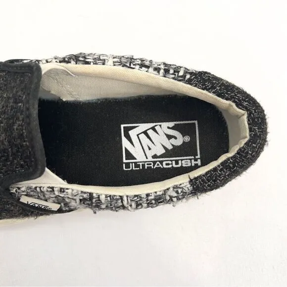 Vans Classic Slip On Sneakers in Black and White size 7