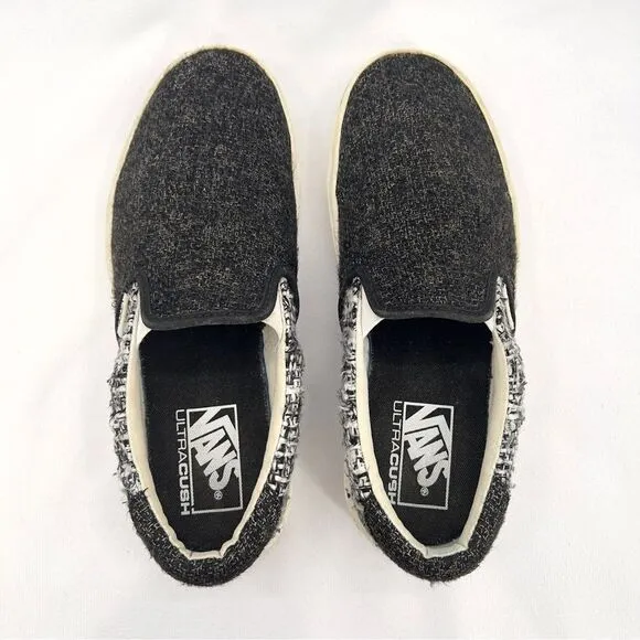 Vans Classic Slip On Sneakers in Black and White size 7