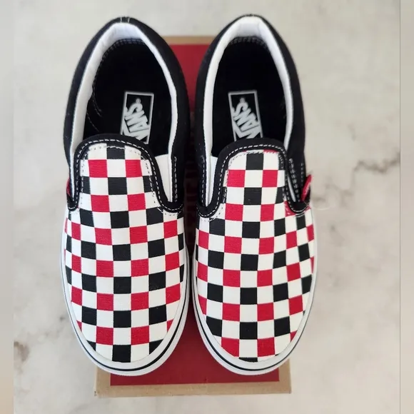 Vans Kids Checkerboard Classic Slip On sneakers Black Racing Red 1.5 NIB Unworn