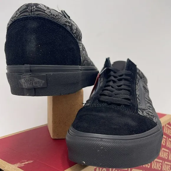 Vans Men’s Black and Gray Patterned Sneakers Old SkoolSkull Tapestry Raven/Blac