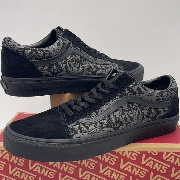 Vans Men’s Black and Gray Patterned Sneakers Old SkoolSkull Tapestry Raven/Blac