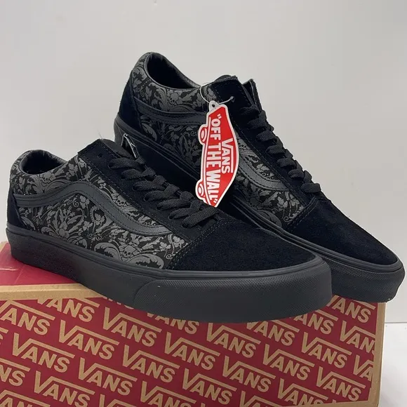 Vans Men’s Black and Gray Patterned Sneakers Old SkoolSkull Tapestry Raven/Blac