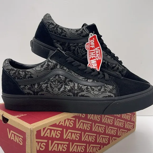 Vans Men’s Black and Gray Patterned Sneakers Old SkoolSkull Tapestry Raven/Blac