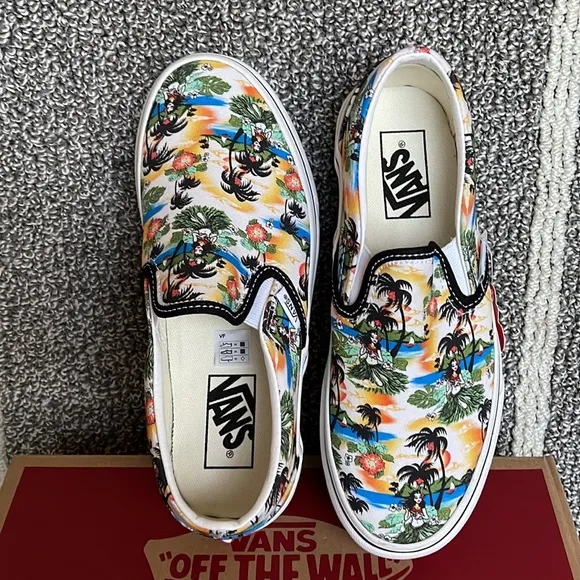 Vans Men’s Classic Slip-On Aloha Black/True White Sneakers
