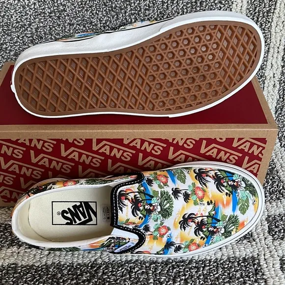 Vans Men’s Classic Slip-On Aloha Black/True White Sneakers