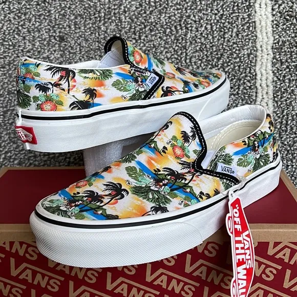 Vans Men’s Classic Slip-On Aloha Black/True White Sneakers